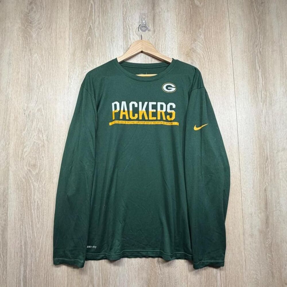 Nike Men's Green T-shirt